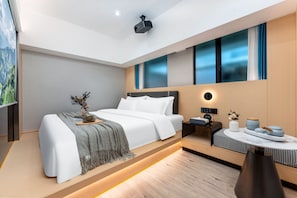 Ropa de cama de alta calidad, minibar y decoración personalizada 