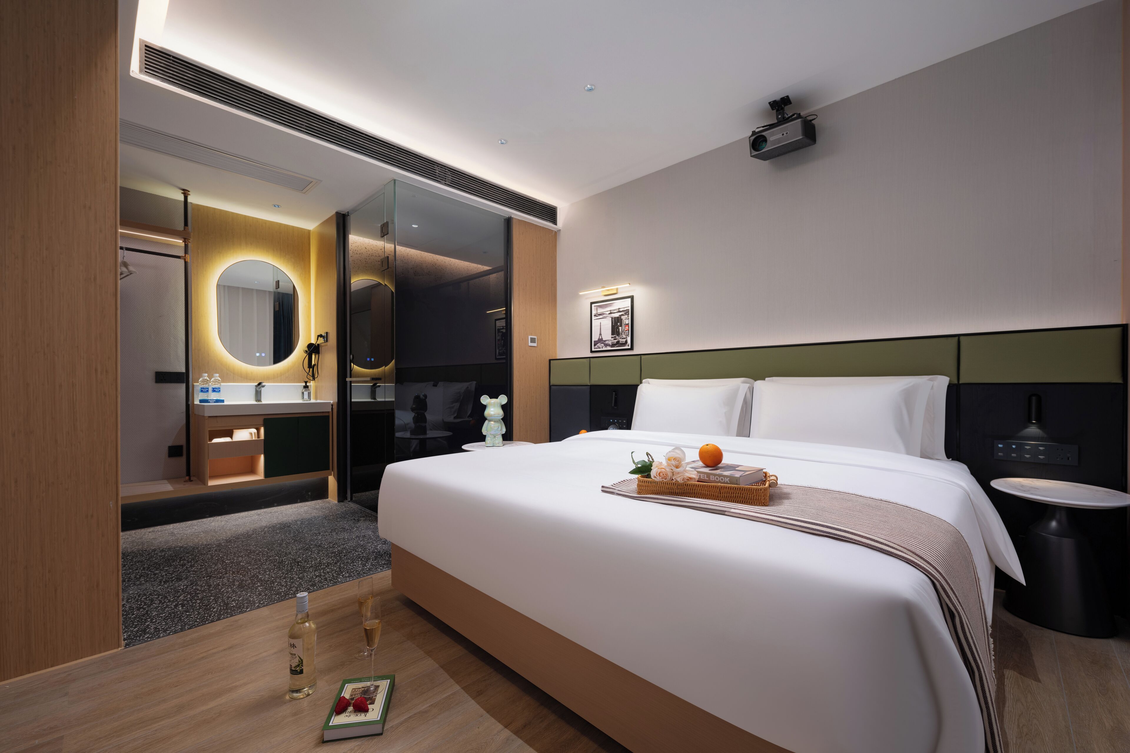 Superior Movie Queen Room | Premium bedding, minibar, individually decorated, individually furnished