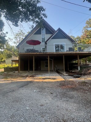 Exterior - Lakeview Oasis 6 bed 3 bath Sunrise Beach (Sunrise Beach)