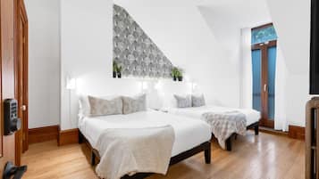 1 bedroom, iron/ironing board, travel crib, WiFi