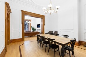 تناول الطعام