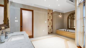 Sèche-cheveux, serviettes fournies