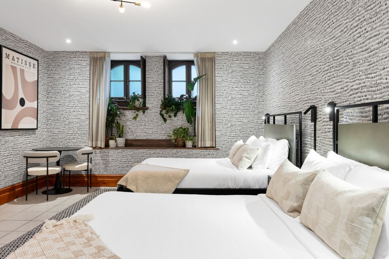 1 Schlafzimmer, Schreibtisch, Bügeleisen/Bügelbrett, Reisekinderbett