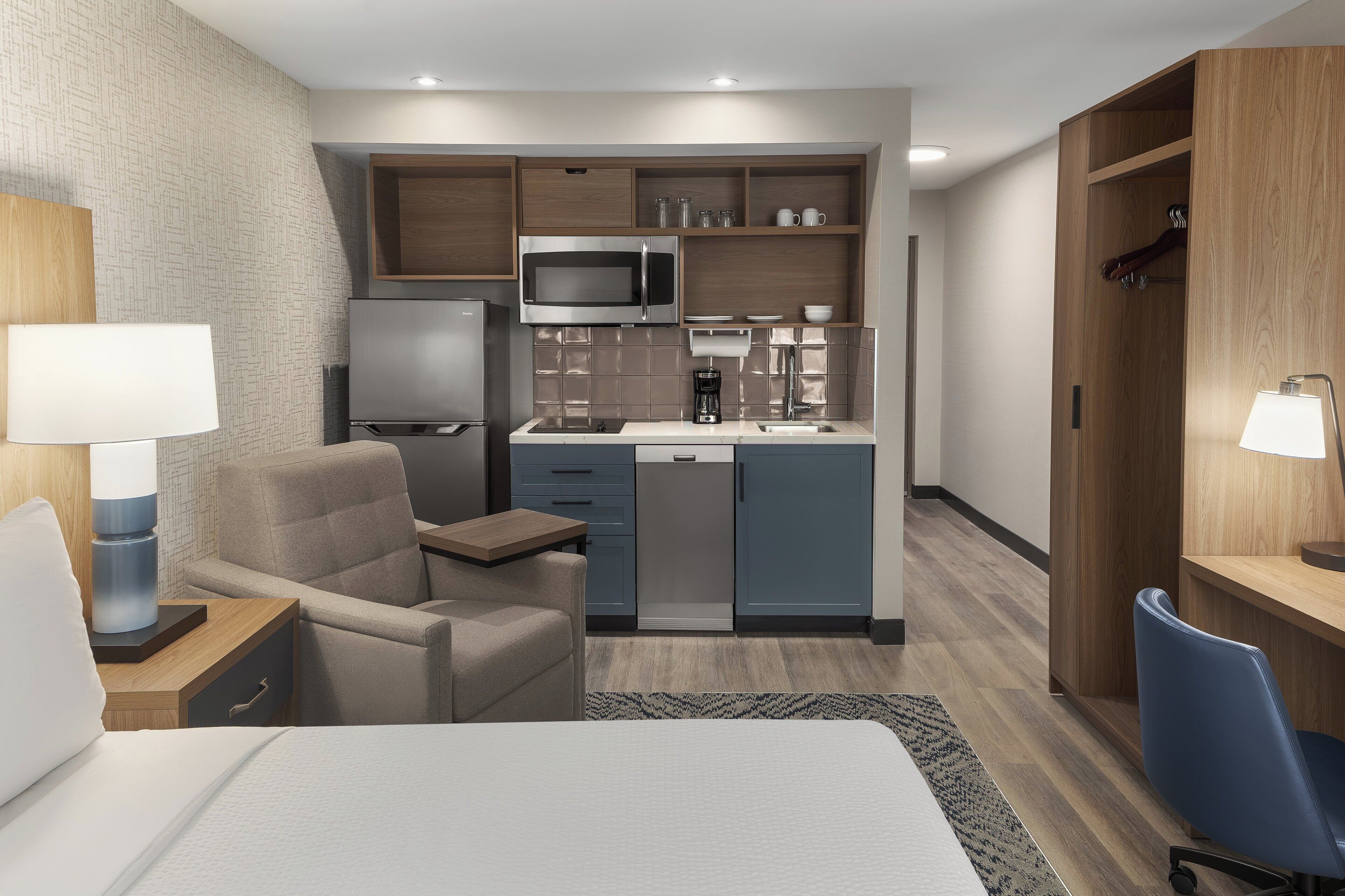 Studiosviitti, 1 suuri parisänky