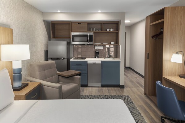 Studio Suite, 1 King Bed - Candlewood Suites Chatham South by IHG (Chatham)