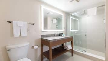 Loft, 1 Bedroom (Loft) | Bathroom | Free toiletries, hair dryer, towels, soap