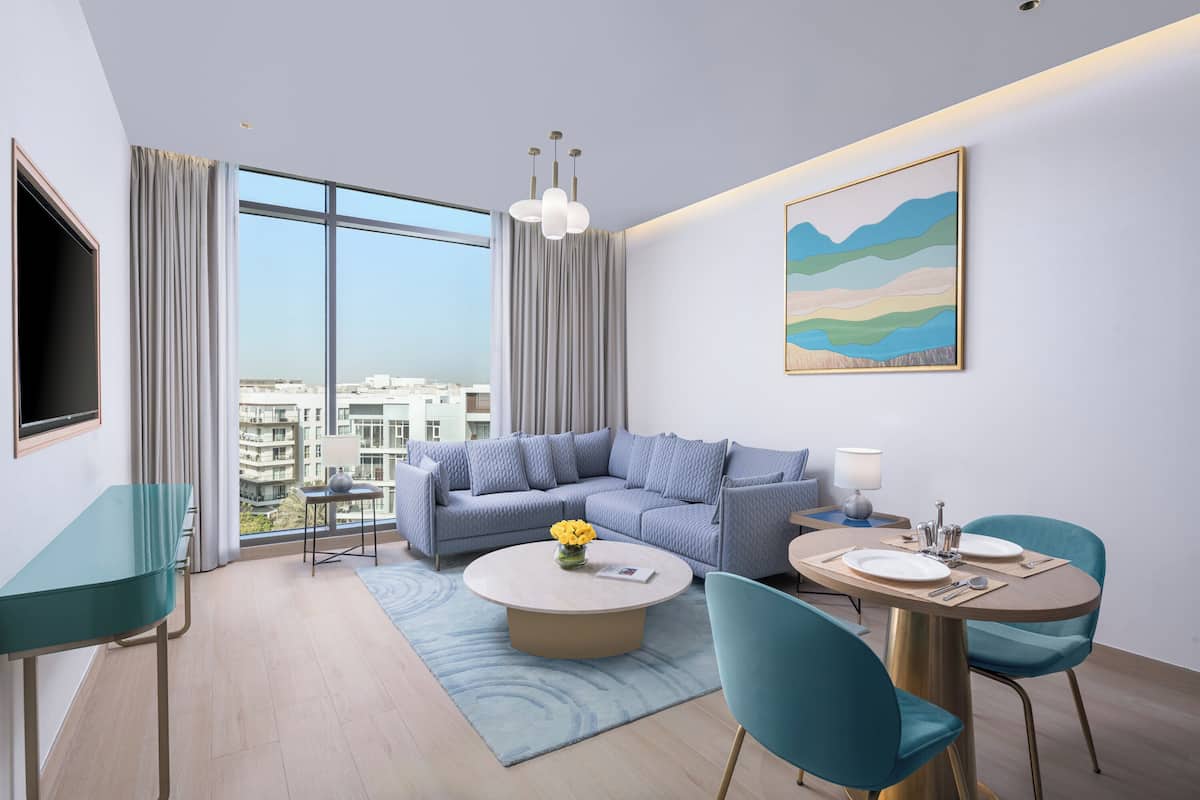 スイート 1 ベッドルーム (Kitchen) | エジプト綿のシーツ、高級寝具、羽毛の掛け布団、ミニバー