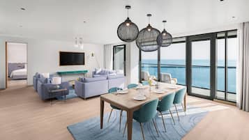 Egyptian cotton sheets, premium bedding, down comforters, minibar