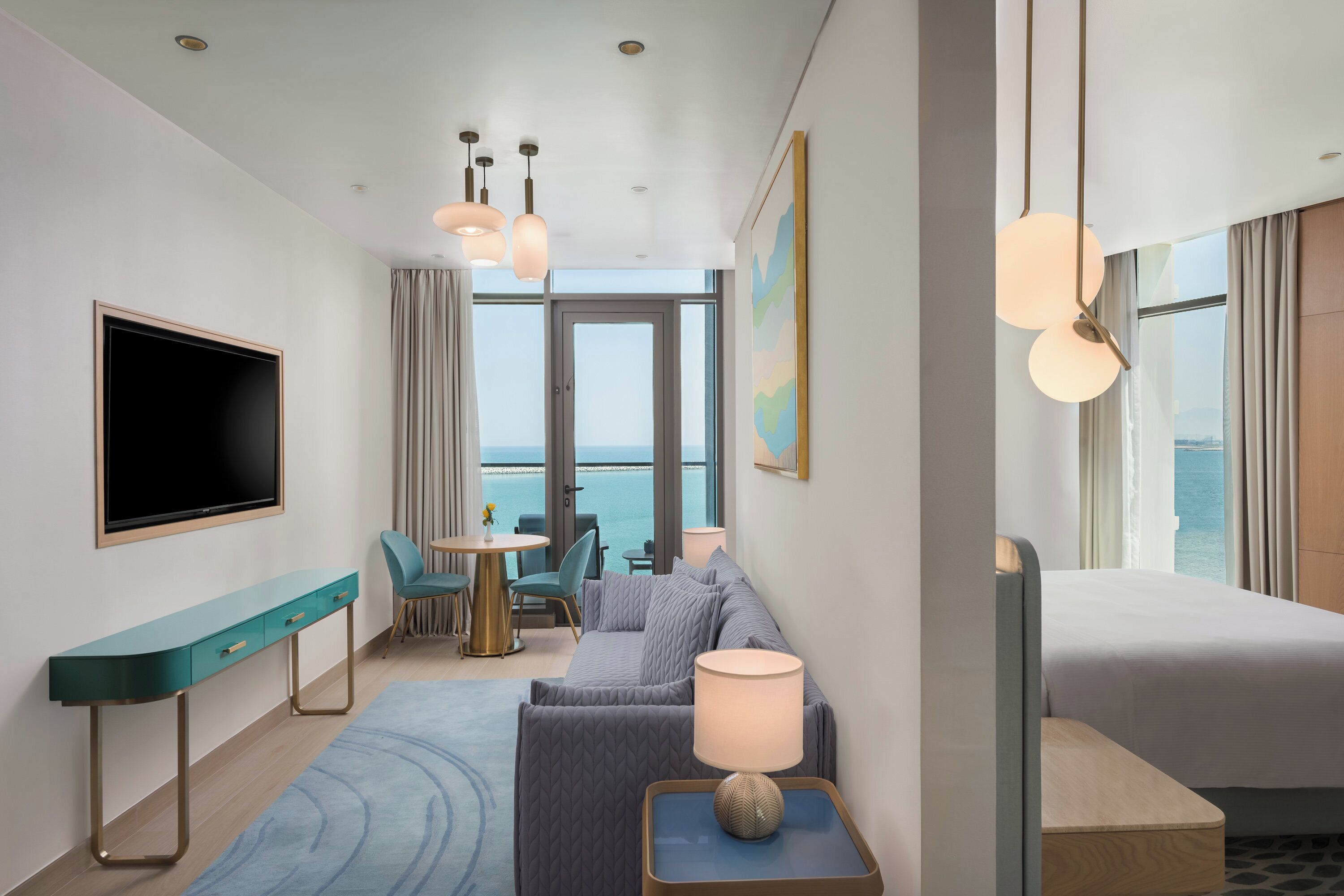 Suite, 1 King Bed, Sea View | Room amenity