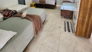 Quadruple Room | Desk, free WiFi