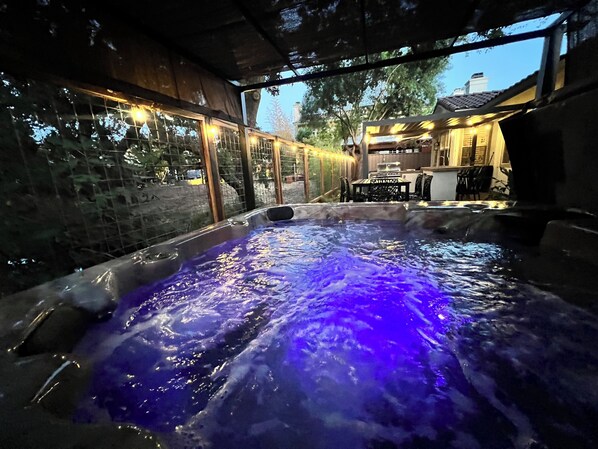 Bain à remous extérieur