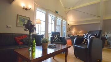House | Living room