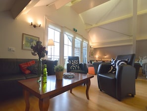 House | Living room