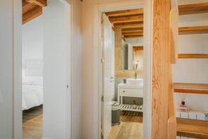 5 dormitorios, tabla de planchar con plancha, wifi y ropa de cama