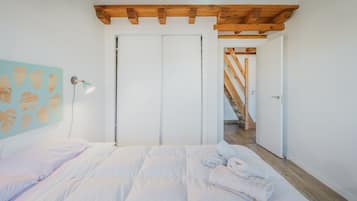5 quartos, ferros/tábuas de passar roupa, Wi-Fi, roupa de cama