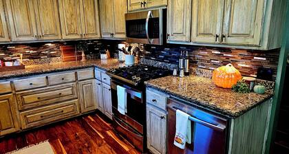 “Relax, Unwind & Explore at Trailhead Hideaway – Mena’s Best Getaway!”