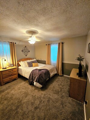 3 bedrooms, desk, iron/ironing board, WiFi