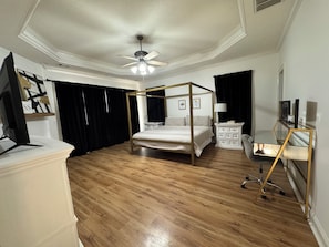 4 間睡房、熨斗/熨衫板、免費 Wi-Fi、床單