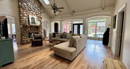 Spacious house with 4-bedroom 3 Bath 7 beds . Pool + fitness room + Game Room