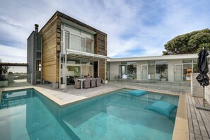 Pool - The Whyte House - Waimarama Beachfront (Havelock North)