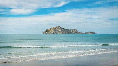 The Whyte House - Waimarama Beachfront