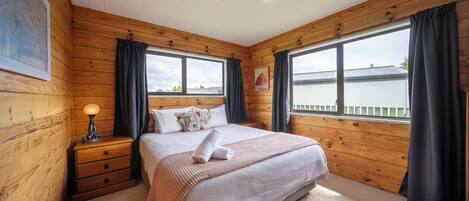 3 quartos, ferros/tábuas de passar roupa, Wi-Fi, roupa de cama