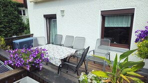 屋外ダイニングエリア