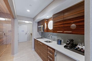 Dishwasher, coffee/tea maker