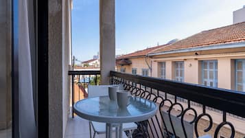 Lejlighed - 1 soveværelse - køkken - byudsigt | Balkon