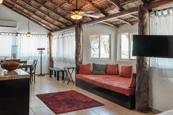 Comfort Studio, Lagoon View, Beachside | Living area