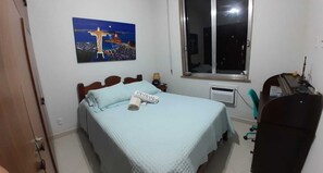 Blackout curtains, iron/ironing board, free WiFi - 9 Andar Com Vaga de Garagem Exclusiva (Rio de Janeiro)