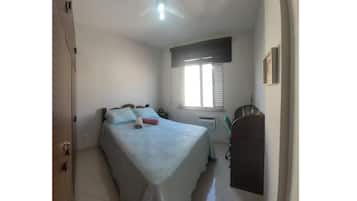 Cortinas blackout, ferros/tábuas de passar roupa, Wi-Fi de cortesia