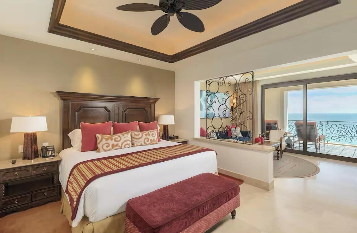 1 quarto, ferros/tábuas de passar roupa, roupa de cama