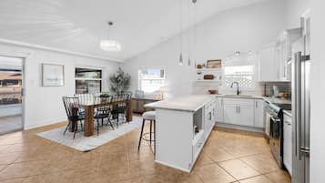 Microones, forn, placa de cuina i rentaplats
