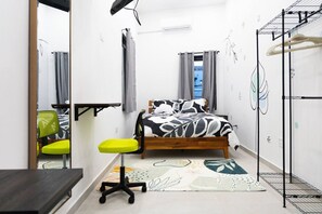 1 bedroom, desk, iron/ironing board, WiFi
