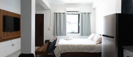 1 chambre, fer et planche à repasser, Wi-Fi, draps fournis