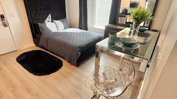 1 habitación, wifi y ropa de cama