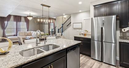 Modern Mountain Escape with Amazing Views