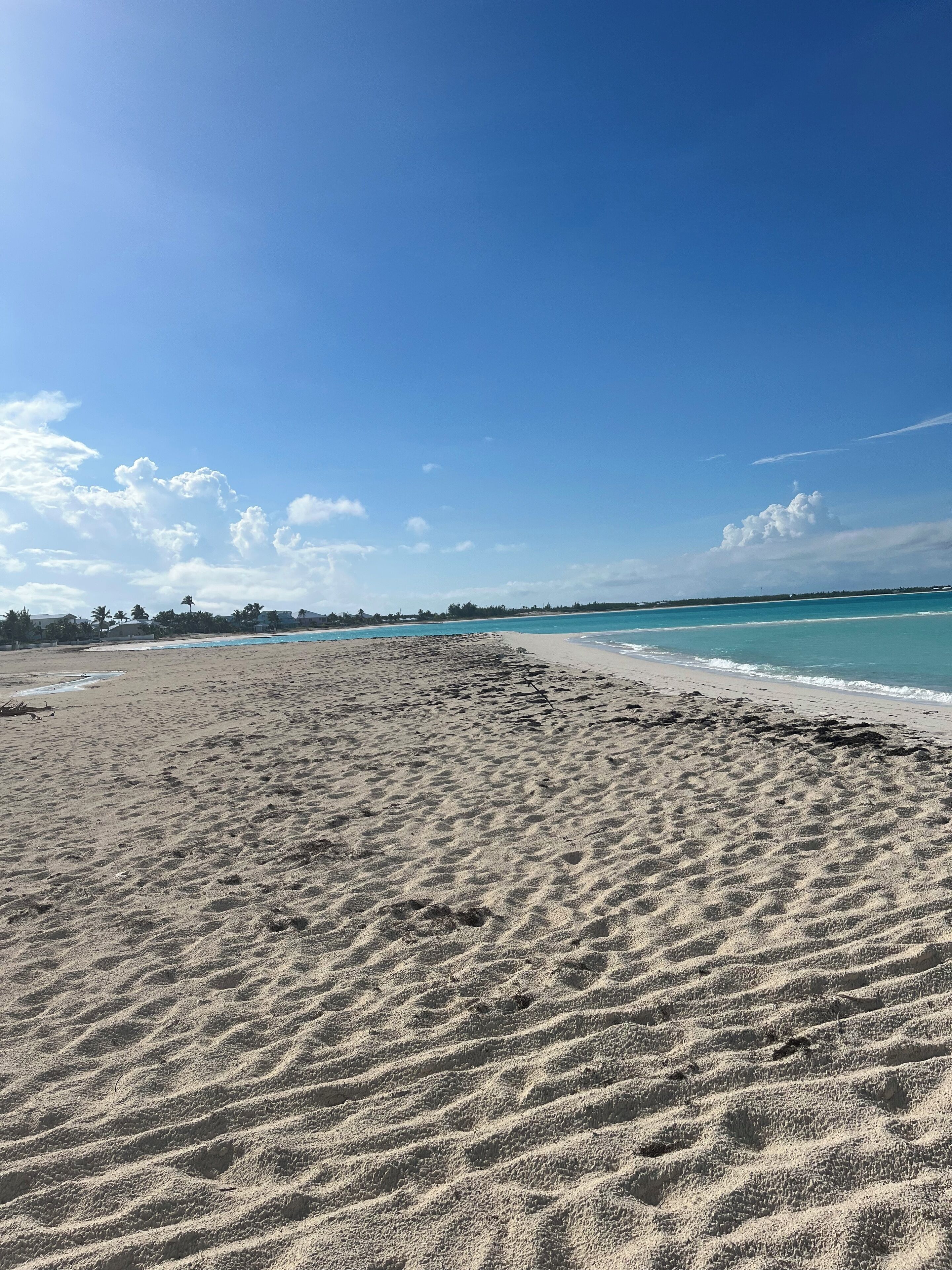 Beach nearby, sun loungers, beach towels