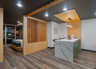 Farnam Midtown Condo 5J