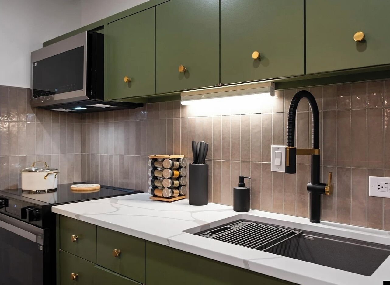 冰箱、微波炉、烤箱、炉灶