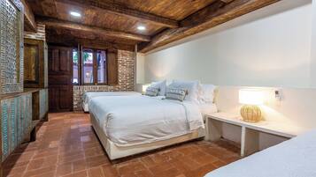 5 chambres, fer et planche à repasser, accès à Internet, literie fournie