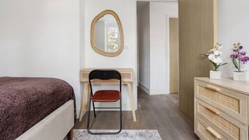 1 bedroom, iron/ironing board, travel cot, WiFi
