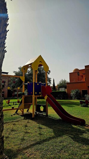 Children's area - Dar Hegoa: your warm and sunny villa. (Ennakhil South)