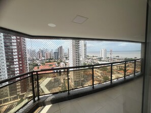 Property grounds - Cozy view of Guajará Bay (Belém)