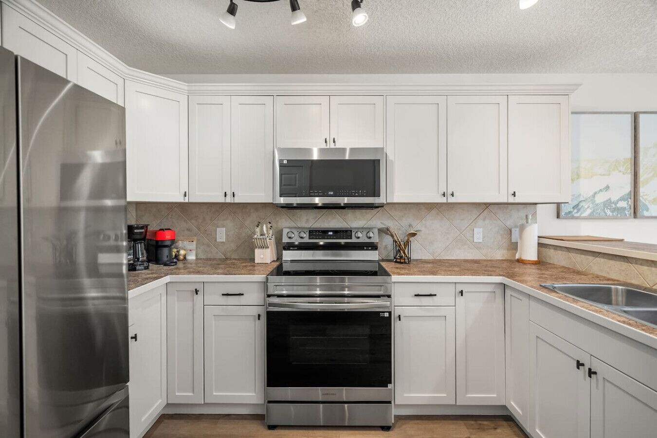 ثلاجة، ميكروويف ، فرن، موقد طهي مسطح