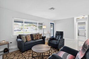 Smart TV - 2BR Home Near Wilton Manors & Downtown (Fort Lauderdale)