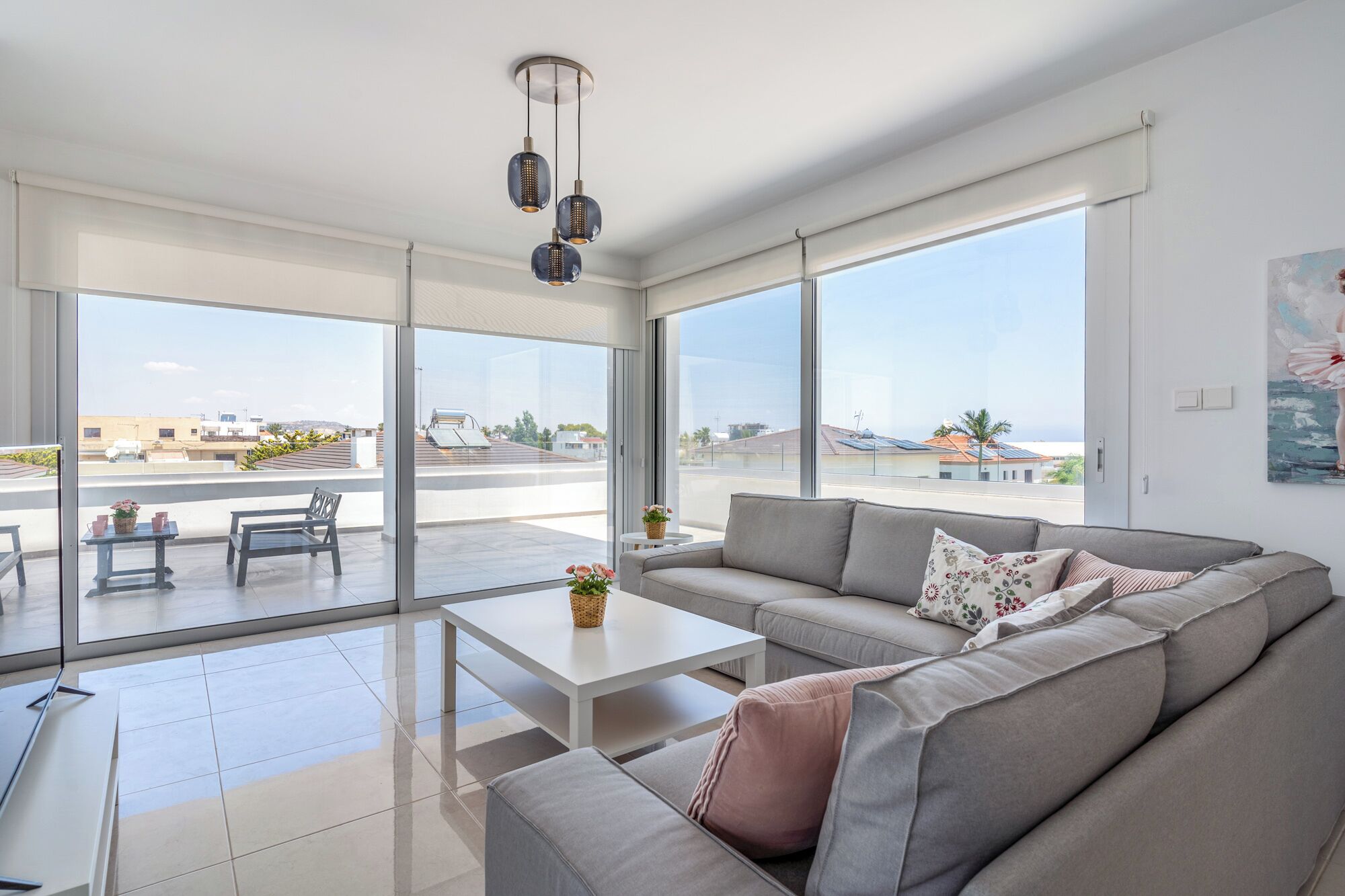 Apartamento, 2 quartos, cozinha, vista para a cidade | Sala de estar | TV de tela plana