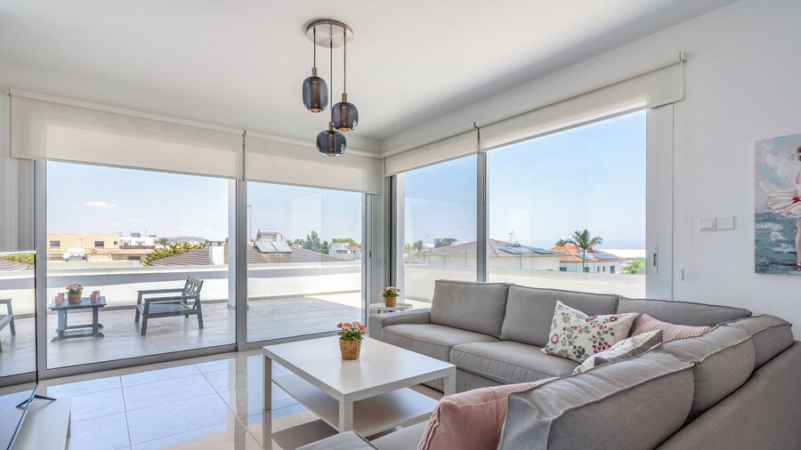 Harmonia 2-BR Apt W Pool in Livadia