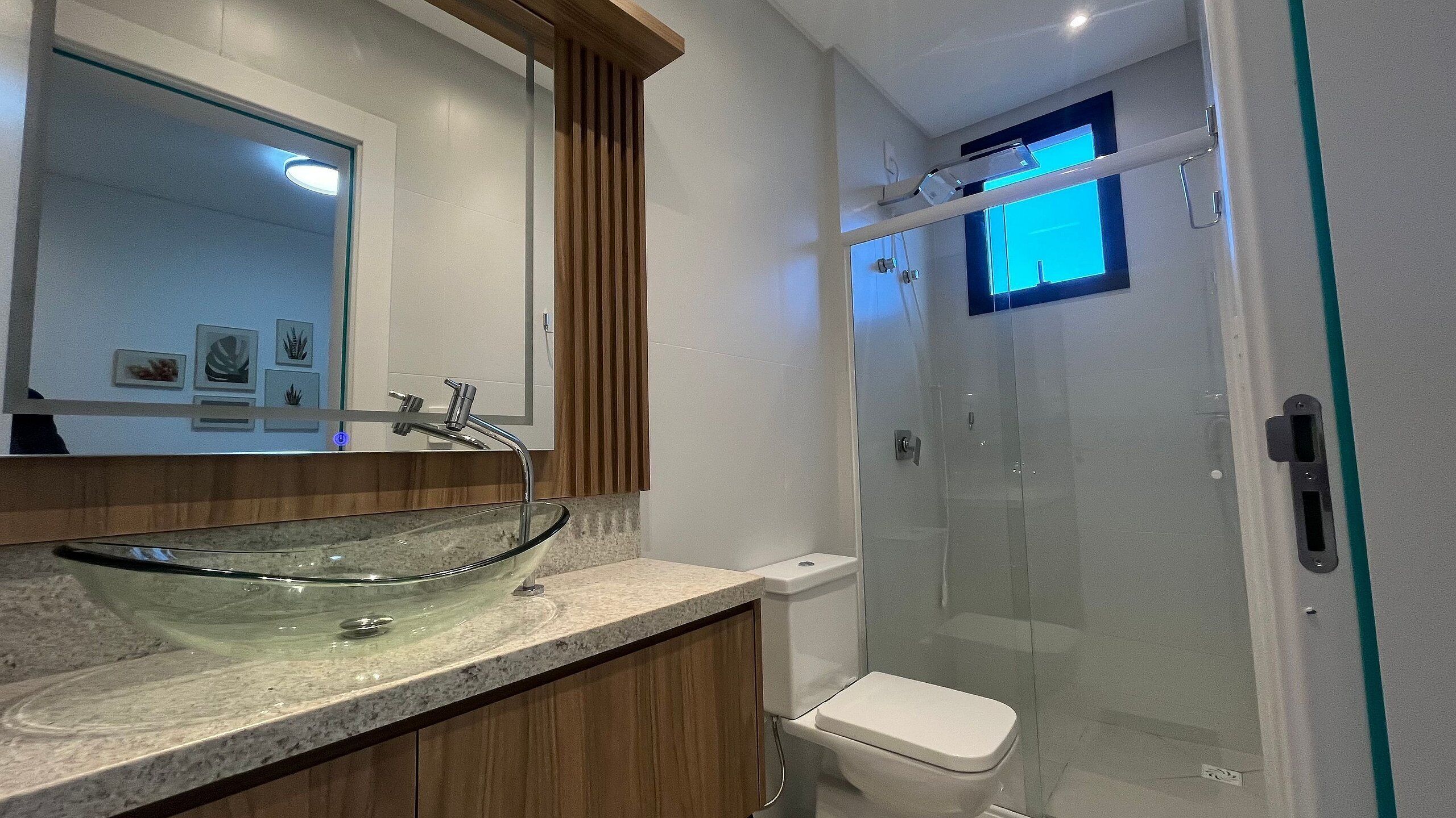 شقة بتجهيزات أساسية | حمام